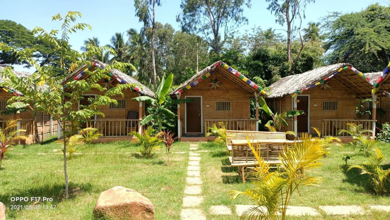 Island Vibes Hampi Guesthouse Exterior photo
